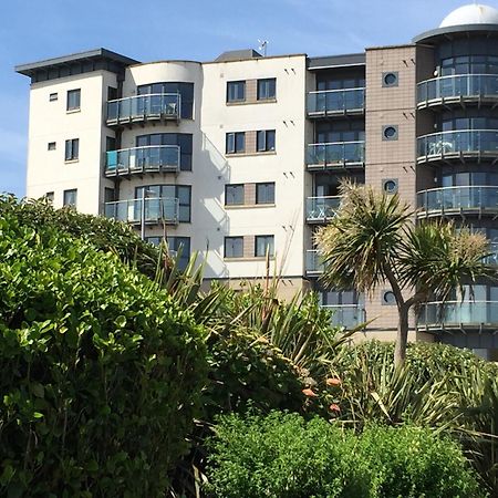 2Bed With Pool & Sea View Apartment New Quay Kültér fotó