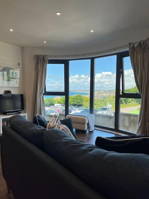 2Bed With Pool & Sea View Apartment New Quay Kültér fotó