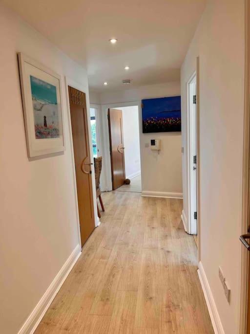 2Bed With Pool & Sea View Apartment New Quay Kültér fotó